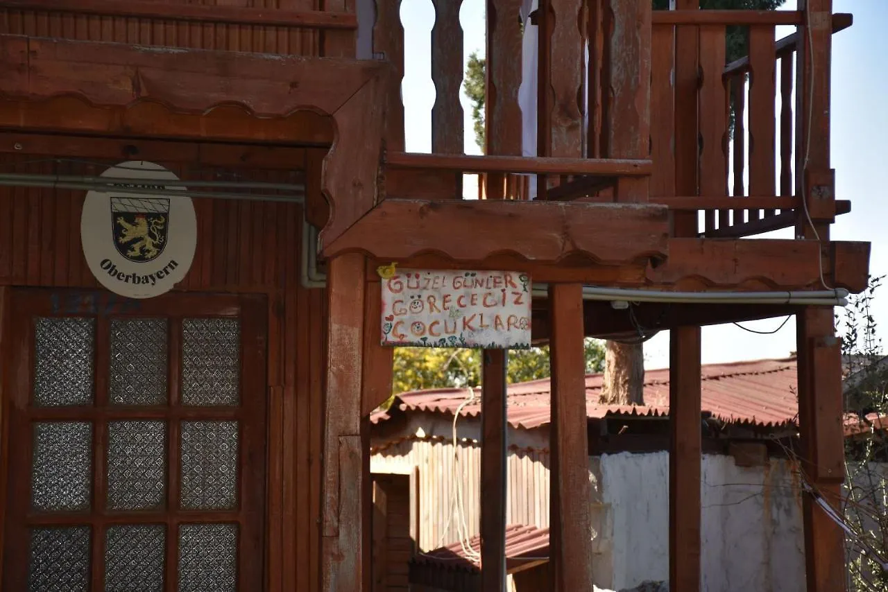 Casa Roja Bed & Breakfast Faralya Homestay