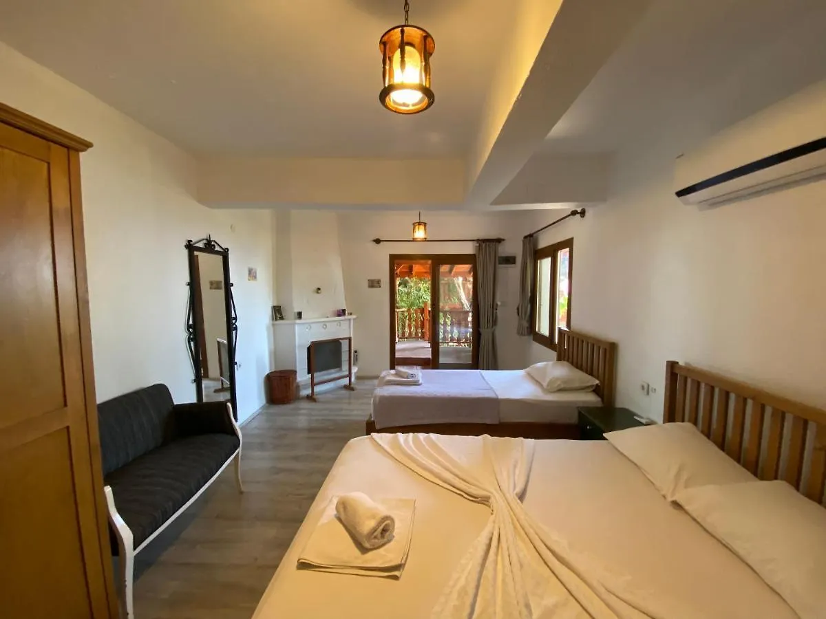 Casa Roja Bed & Breakfast Faralya
