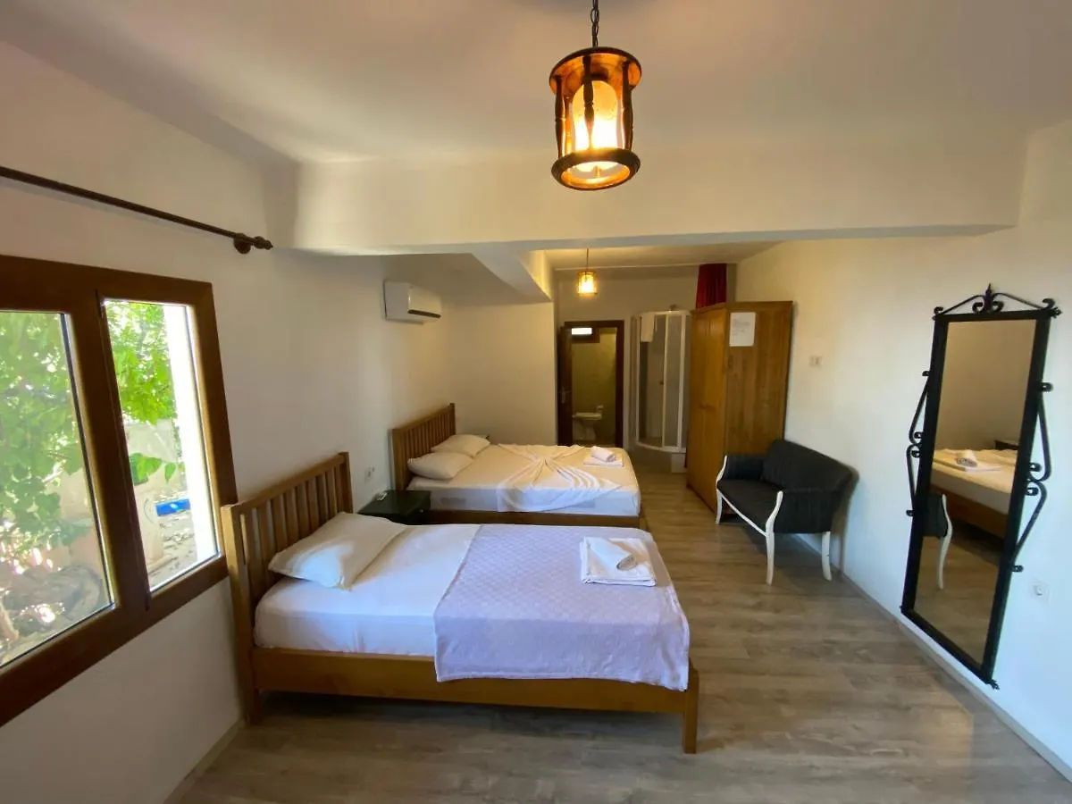 Homestay Casa Roja Bed & Breakfast Faralya