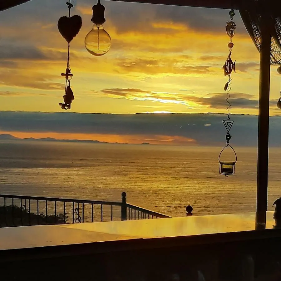 Casa Roja Bed & Breakfast Faralya
